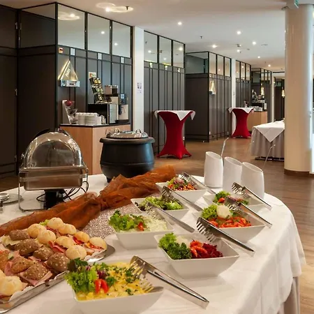 מלון Metropol 4*