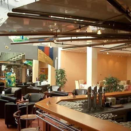 מלון Metropol 4*